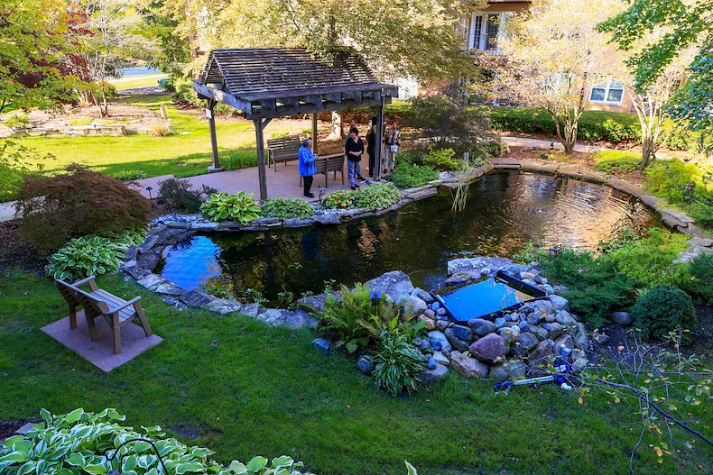 The Commons Corewell Health - Oak Terrace Dearborn Outdoor Spaces