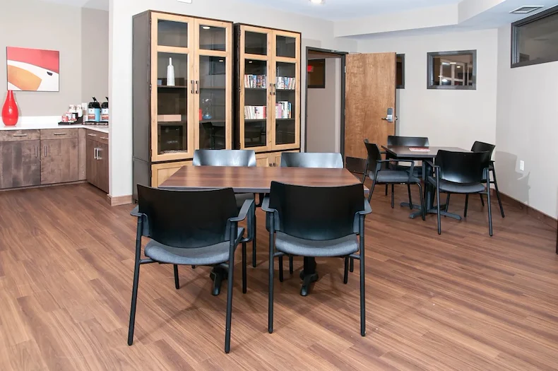 Image of The Cambric (6)