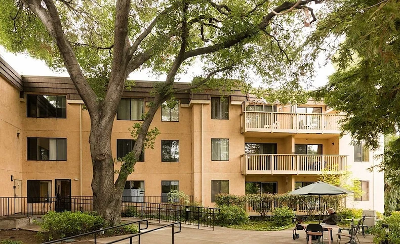 Image of Landmark Villa (2)