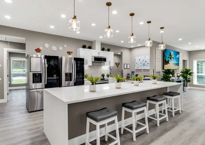 Image of Silver Leaf Rowlett (5)