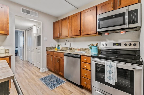 Image of Tower Oaks Apartments (4)