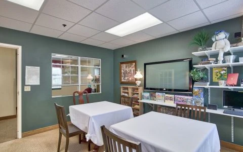Image of Autumn Cove Retirement Community (2)