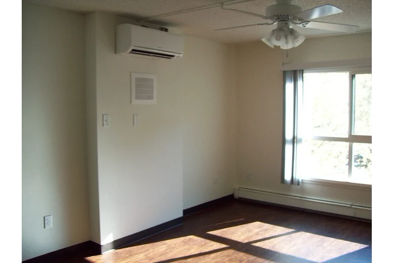 Image of The Manors Apartments I & II (3)