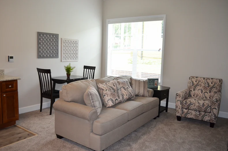 Image of The Manor at Lake Morton (2)