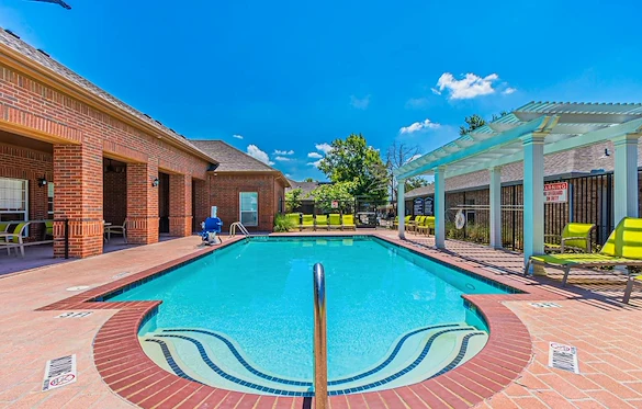 Image of Lakeside Manor (2)