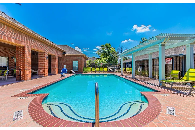 Image of Lakeside Manor (2)