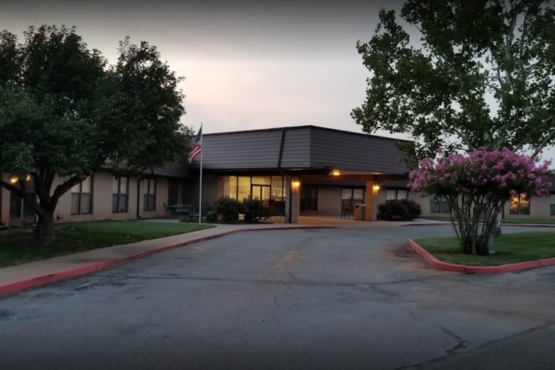 Image of Warr Acres Nursing Center (1)