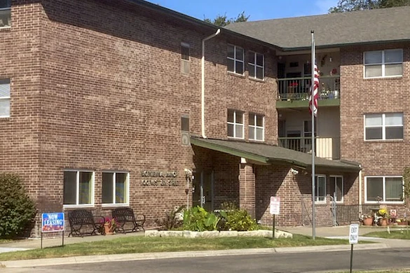 Image of Bicentennial Manor (2)