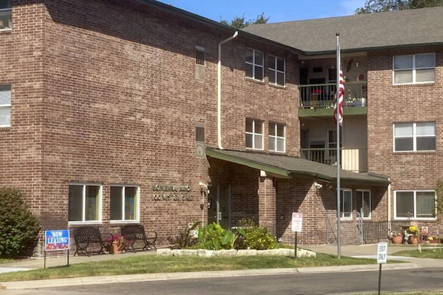 Image of Bicentennial Manor (2)