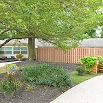 Image of Laurels Of Worthington (3)