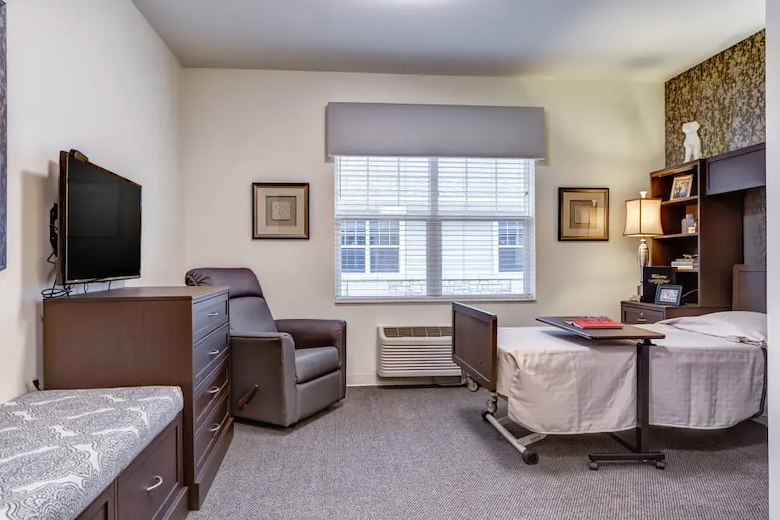 Image of The Oaks at Belmont Senior Living (6)