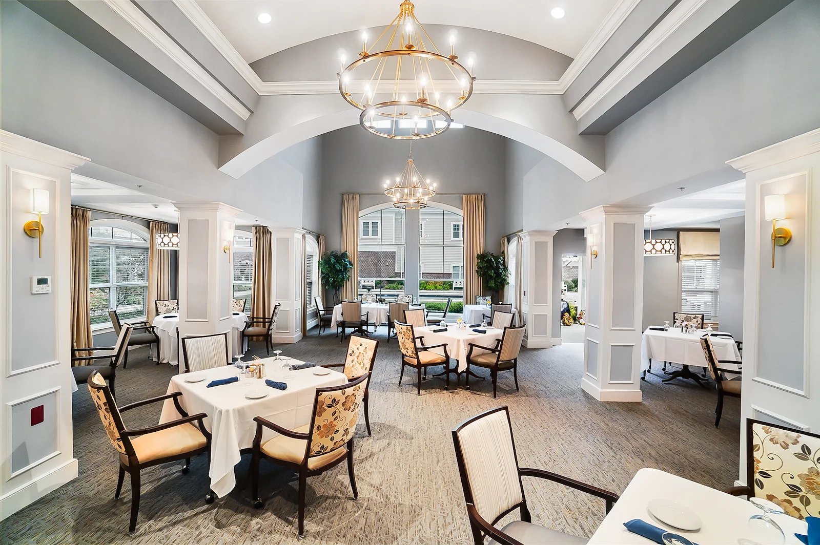 Brightmore of South Charlotte senior living community offering independent living, assisted living, and memory care in Charlotte, NC, formal dining room