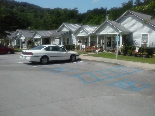 Image of Lakeview Estate (1)