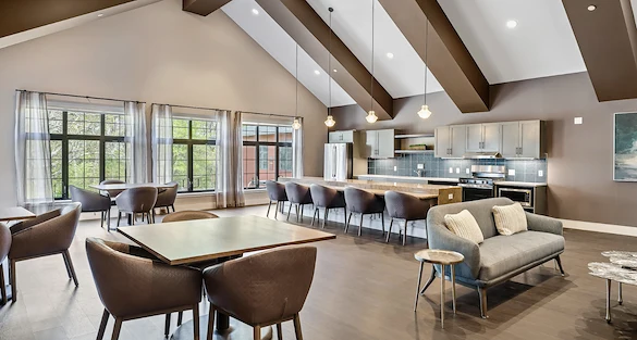 The Barclay at Midlothian dining and bar area