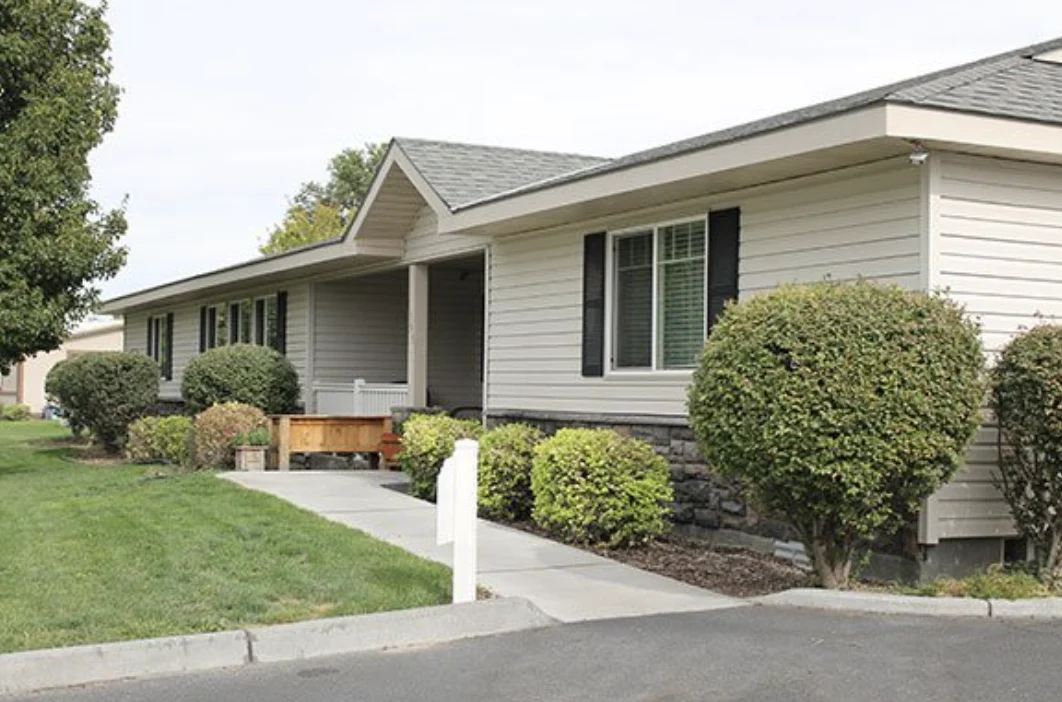 Image of Ashley Manor - Sage 1 (1)
