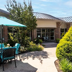 Image of Commonwealth Senior Living at Leigh Hall (5)
