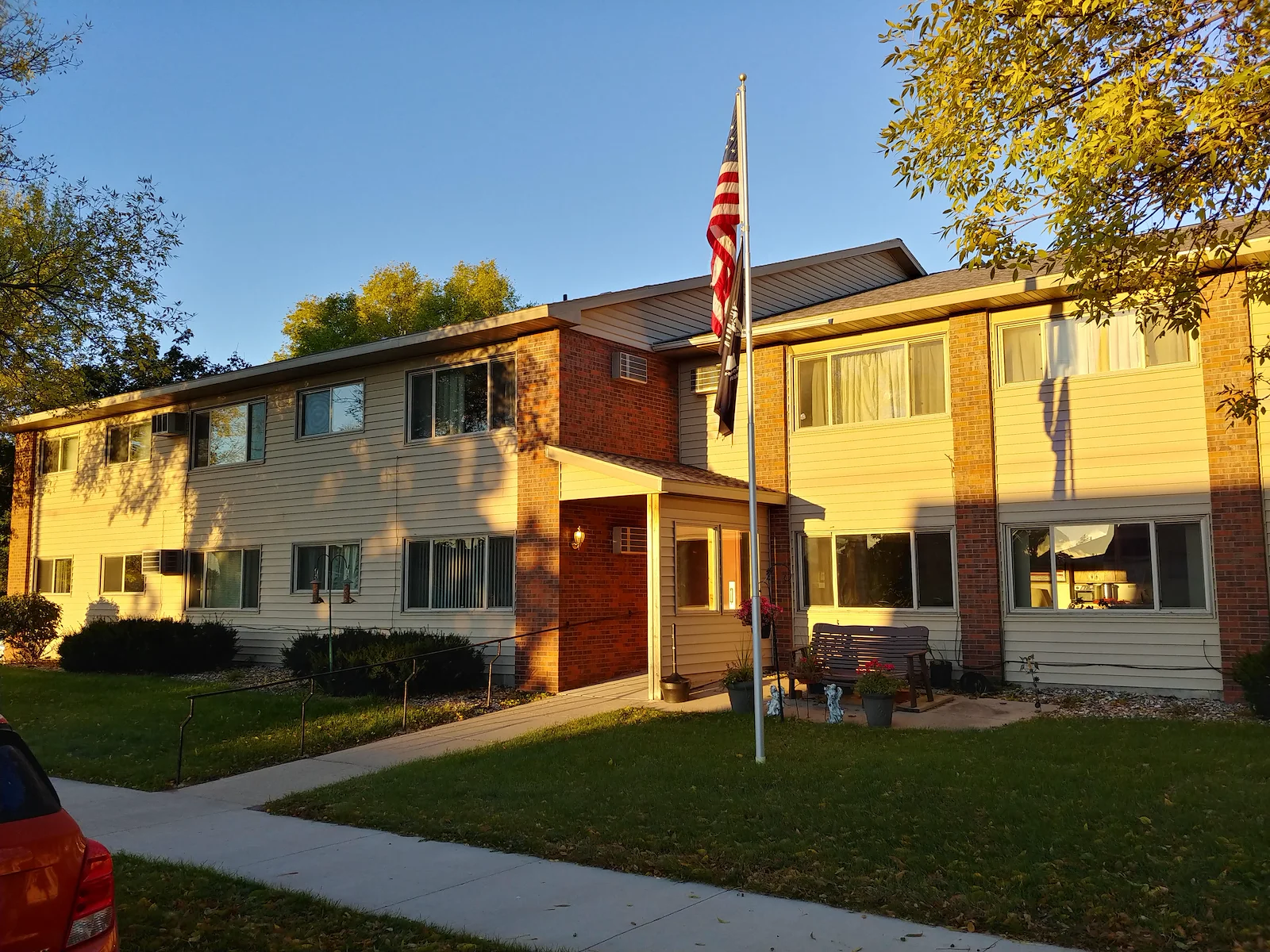 Image of Minnewaska Apartments (1)
