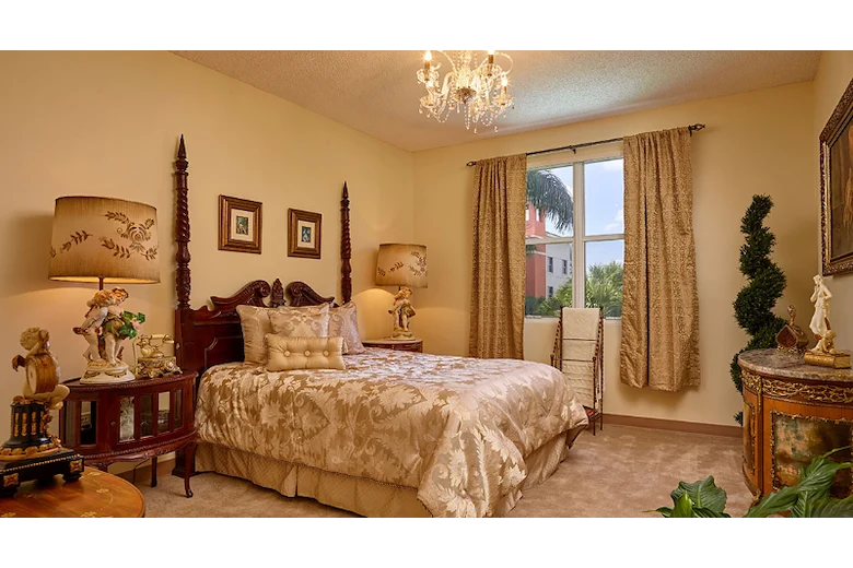 Image of The Palace Royale (5)