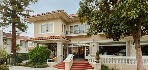 Image of Silverado The Huntington Memory Care Community (2)