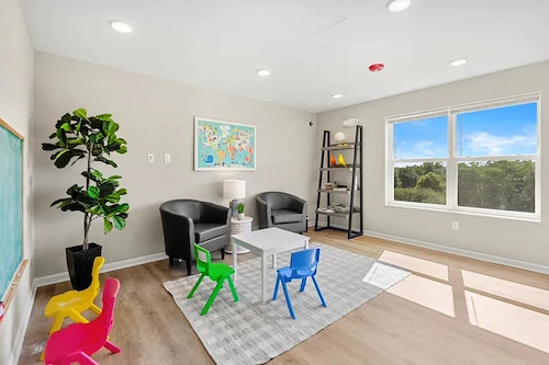 Image of Deville Manor Senior Living (7)