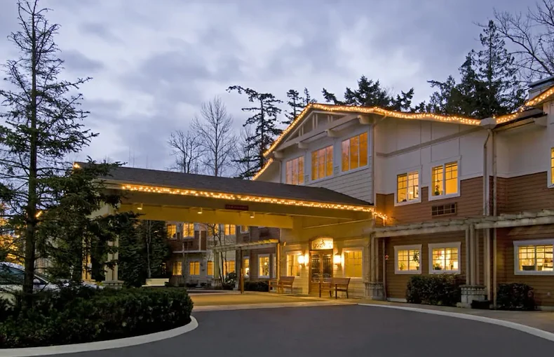 Image of Aegis Lodge in Kirkland (1)