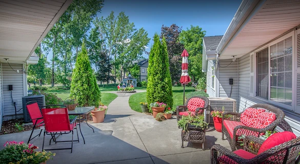 Image of Colonial Court (2)