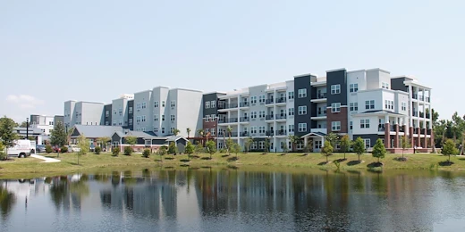 The Savoy Gracious Retirement Living Hawthorn Senior Independent Living in Winter Springs, Florida exterior pond