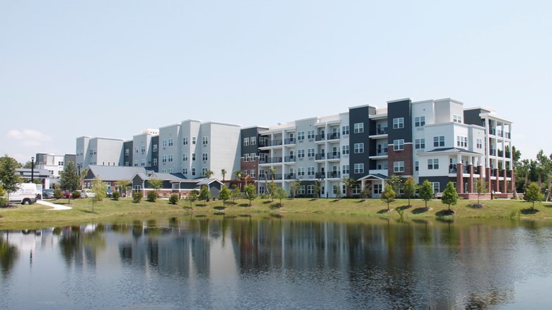 The Savoy Gracious Retirement Living Hawthorn Senior Independent Living in Winter Springs, Florida exterior pond