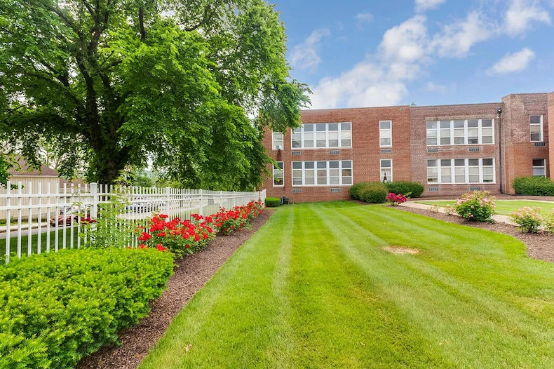 Image of Warren Place Apartments (2)