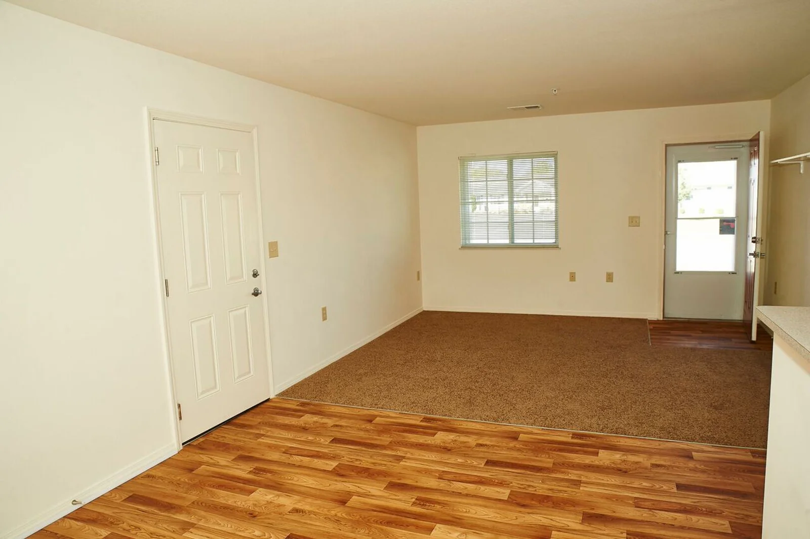 Image of Clary Crossing Senior (9)