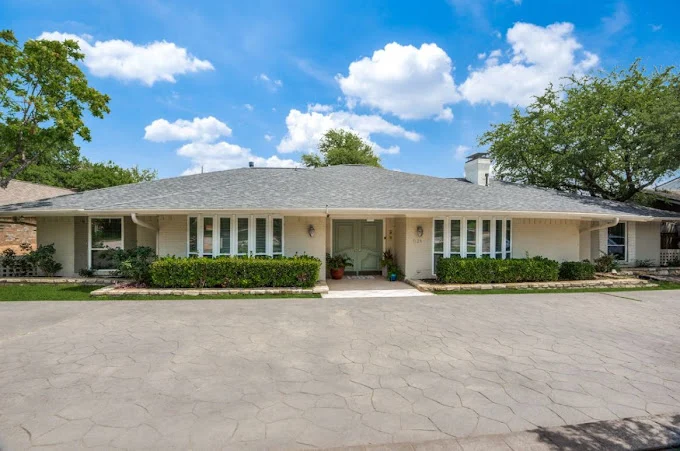 Image of Silver Leaf Dallas on Meadow (1)