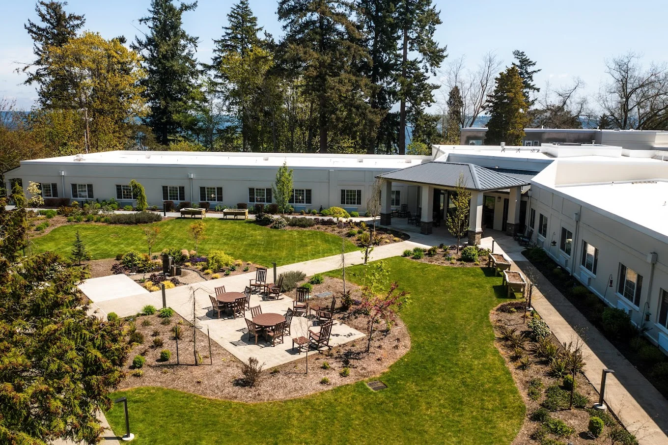 Fieldstone Memory Care of Bainbridge exterior overview