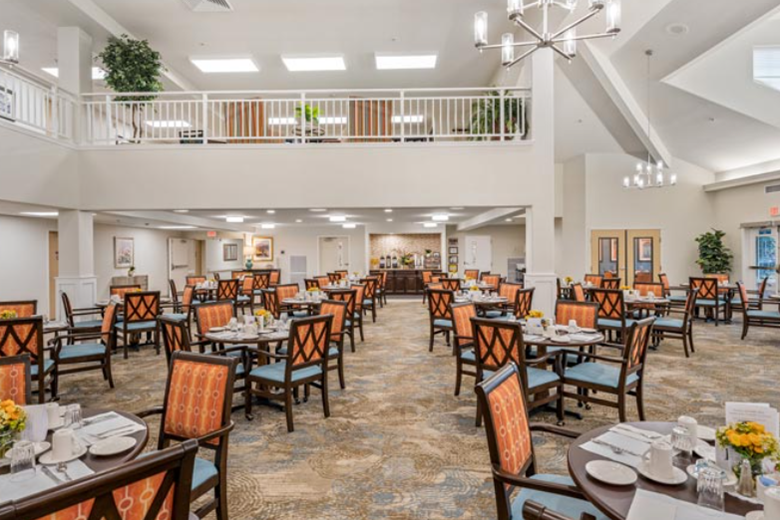 Shads Landing Gracious Retirement Living Hawthorn Senior Independent Living in Charlotte, North Carolina dining room