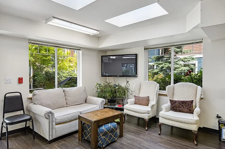 Image of Ballinger Court Senior Affordable Apartments (3)