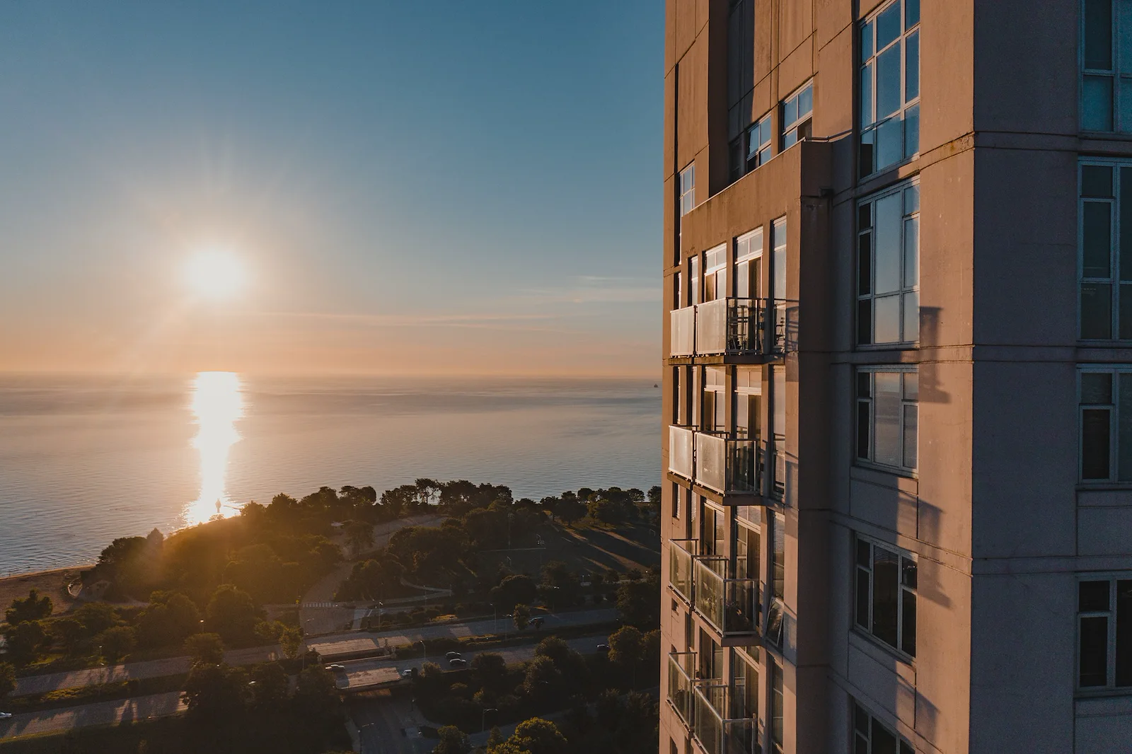 Image of The Admiral At The Lake (10)