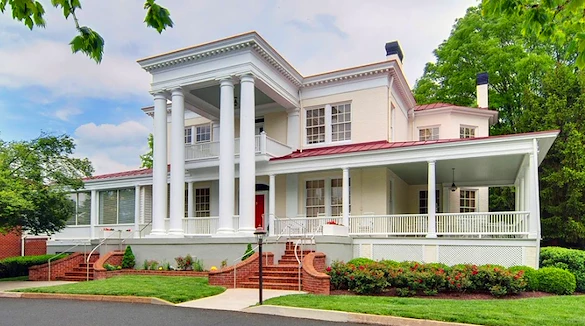 Image of The Manor House (1)