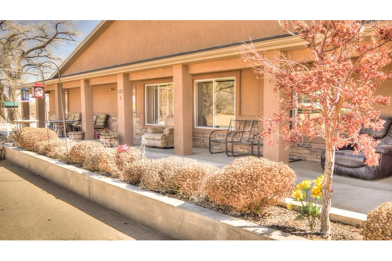 Image of BeeHive Homes of Farmington 4 (1)