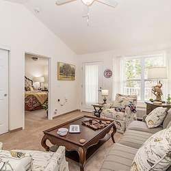 El Dorado Estates Gracious Retirement Living Hawthorn Senior Independent Living in El Dorado Hills, California apartment living room