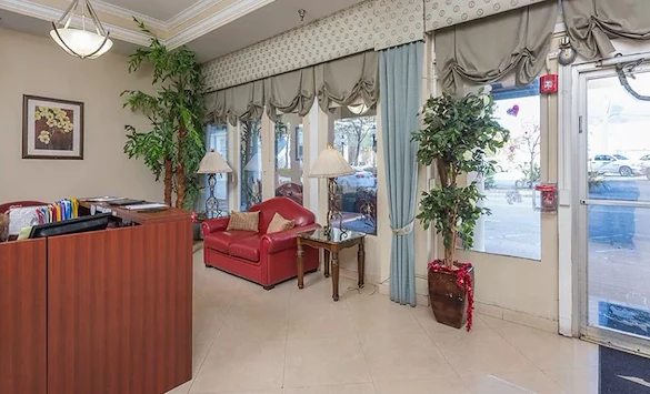 Image of Colonial at West Palm Beach (5)