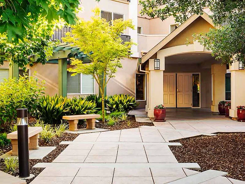 Image of Atria Carmichael Oaks (1)