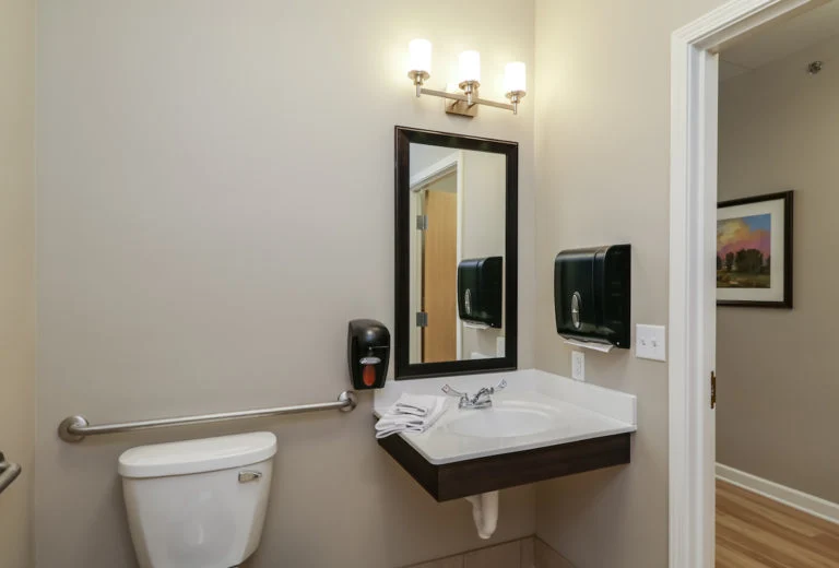 Image of Stratford Commons Rehabilitation & Health Care Center (8)