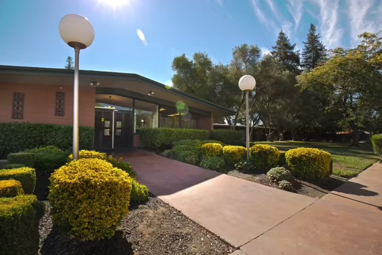 Image of Windsor Elk Grove Care And Rehabilitation Center (1)