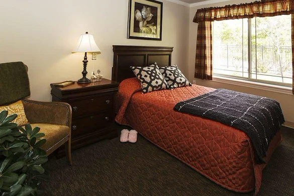 Windsor Heights Senior Living, assisted living and memory care in Beachwood, OH, apartment bedroom