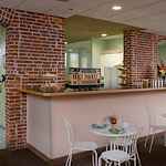 Image of Holiday Maplewood Place (2)