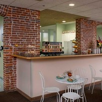 Image of Holiday Maplewood Place (2)