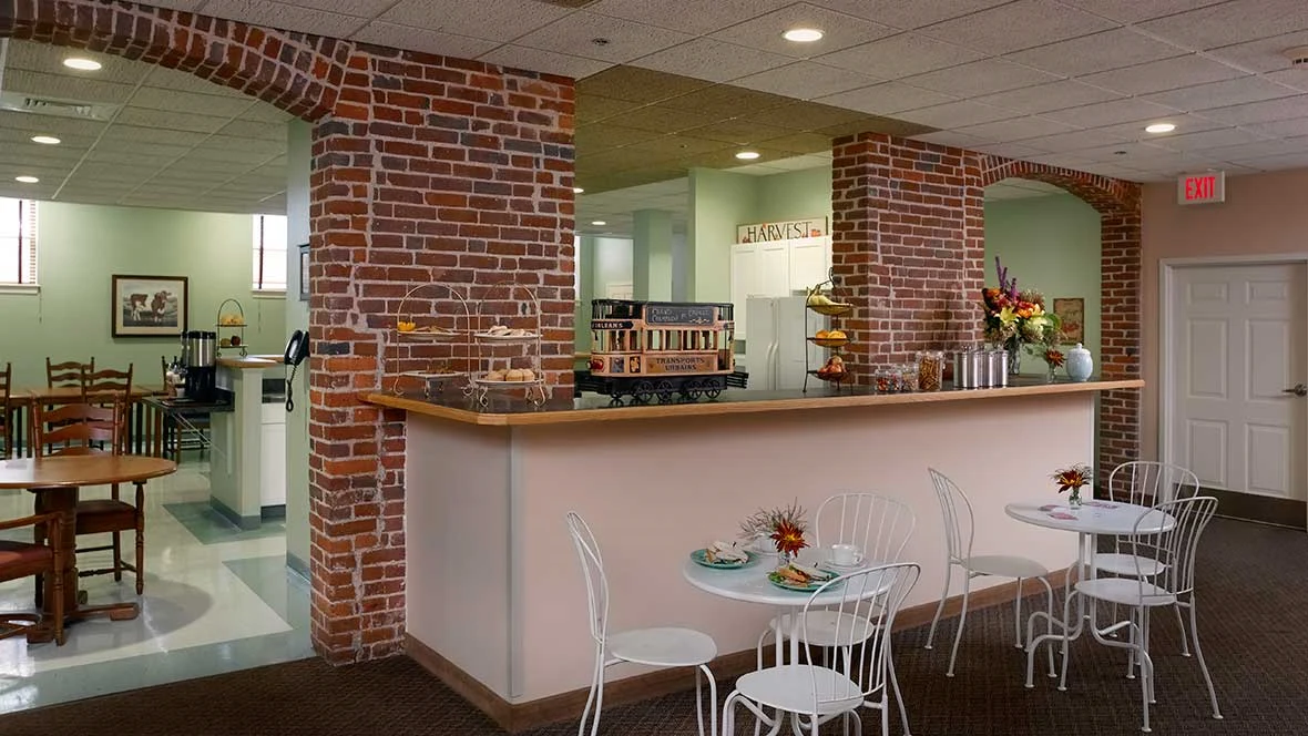 Image of Holiday Maplewood Place (2)