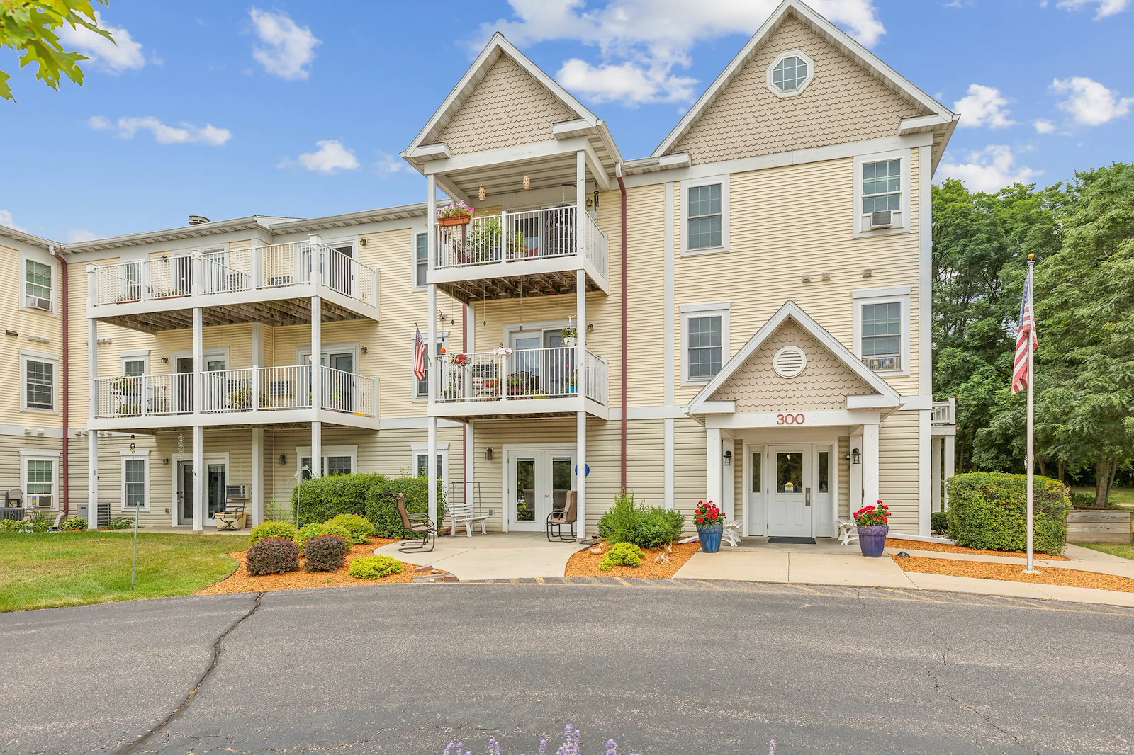 Image of Maple Ridge Apartments (2)