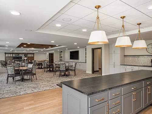Image of Applewood Pointe of Apple Valley (5)