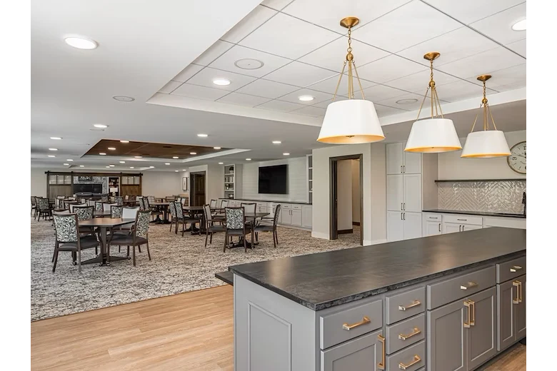 Image of Applewood Pointe of Apple Valley (5)