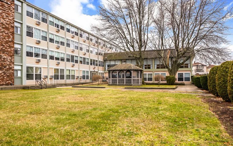 Image of River Falls Senior Living (1)